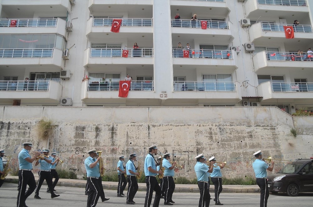 23 Nisan, Kuşadası’nın 23 mahallesinde coşkuyla kutlandı 