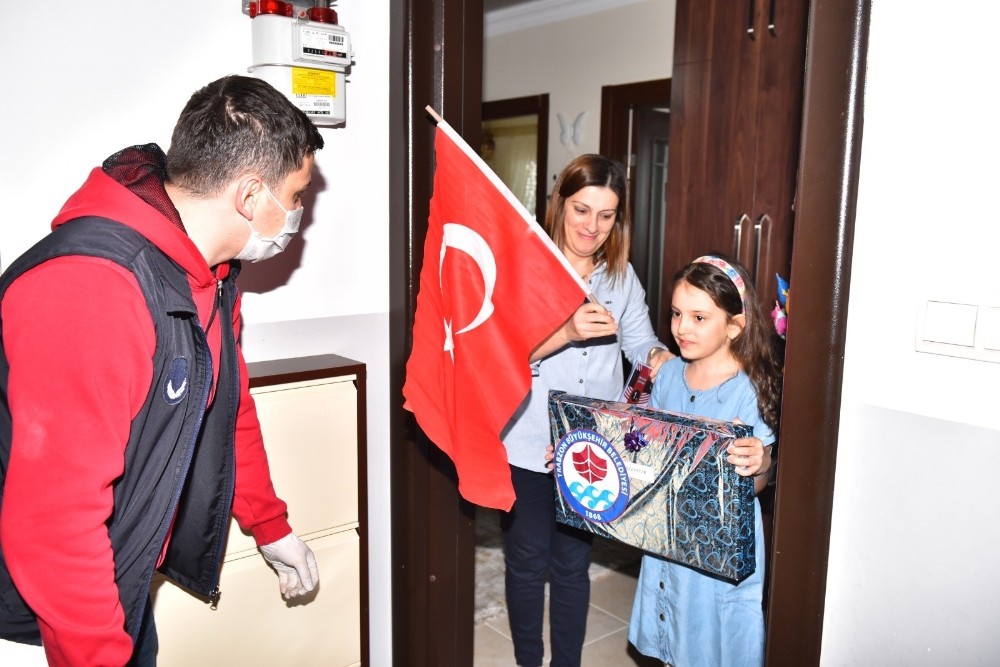 23 Nisan sabahına süprizle uyandılar 