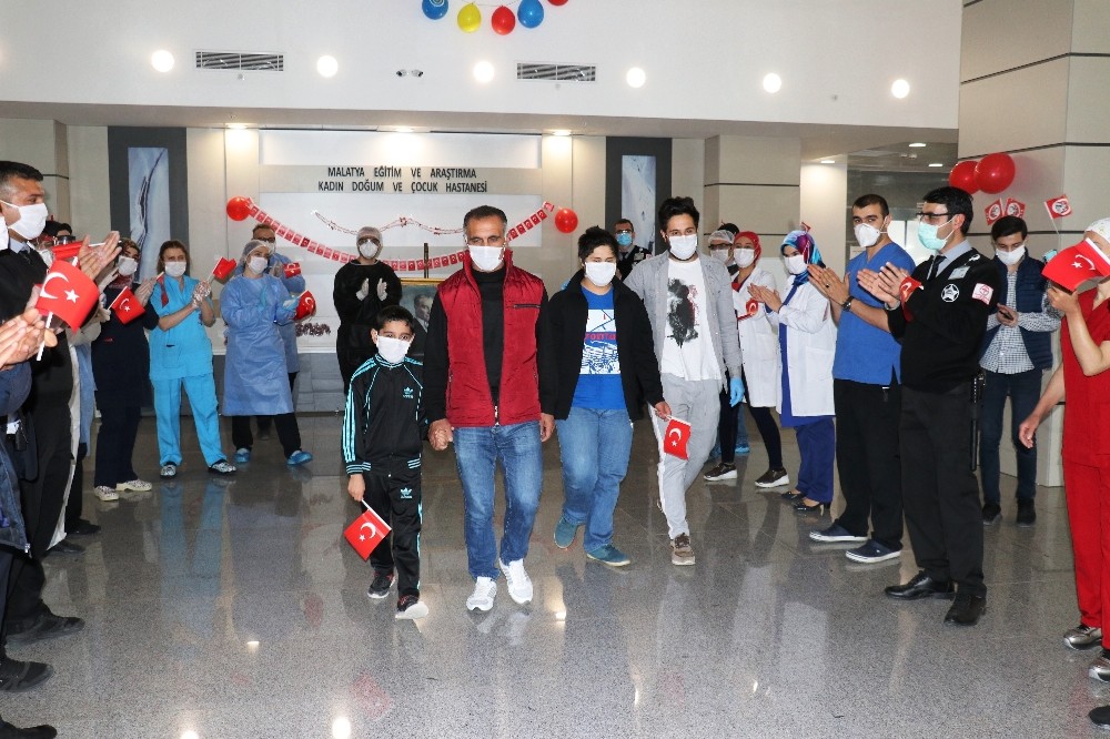 23 Nisan’da çifte mutluluğu yaşadılar 