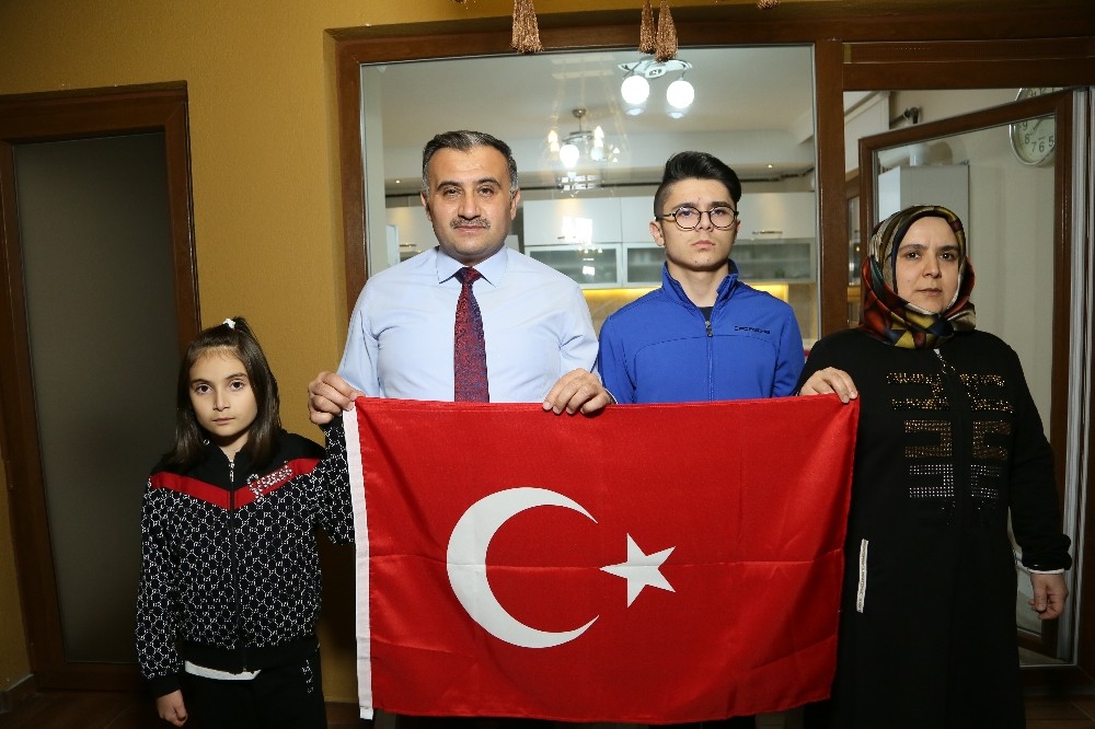 23 Nisan’da Develi tek yürek oldu 