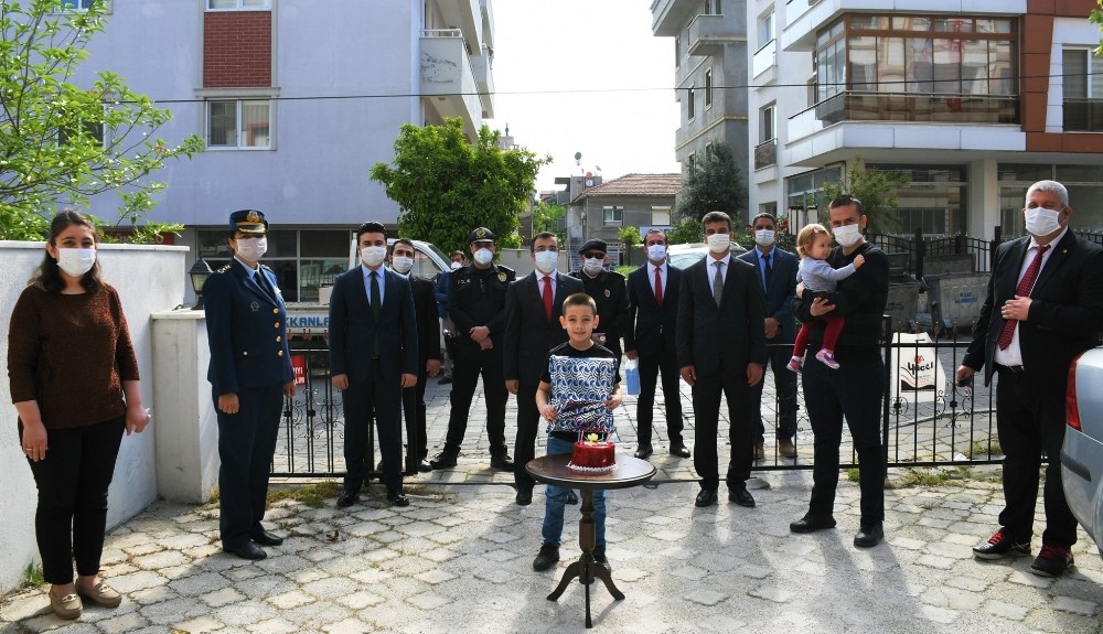 23 Nisan’da doğan öğrencilere sürpriz 