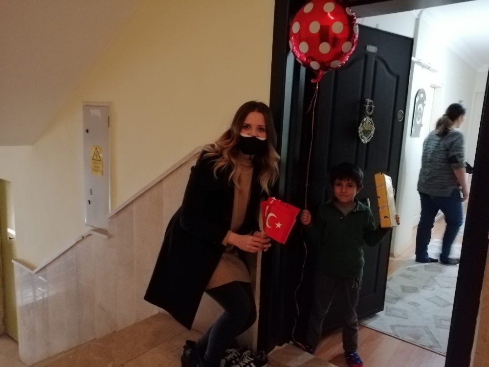 23 Nisan’da öksüz çocuklar unutulmadı 