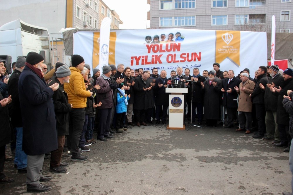 23 tır yardım malzemesi İdlib’e yola çıktı 