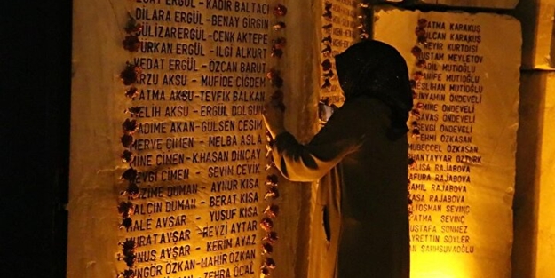 23 yıldır dinmeyen acı! 17 Ağustos depreminde hayatını kaybedenler Yalova’da anıldı
