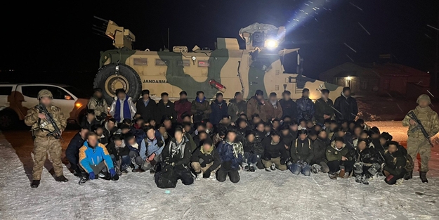 232 düzensiz göçmen yakalandı