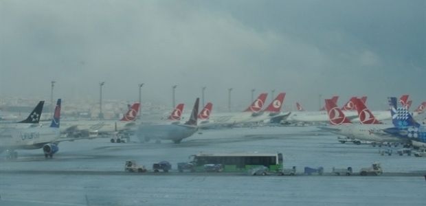 233 uçuş iptal edildi
