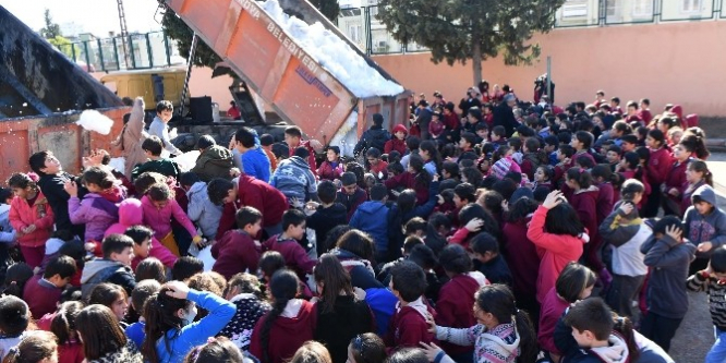 Öğrencilere kar sürprizi