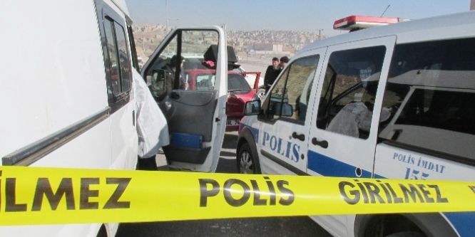 Uygulamadan kaçarken kaza yaptı