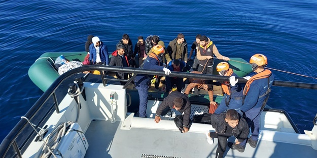 24 düzensiz göçmen kurtarıldı