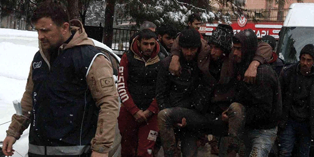24 kaçak göçmen yakalandı