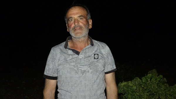 24 saat tüfekle nöbet tutuyor