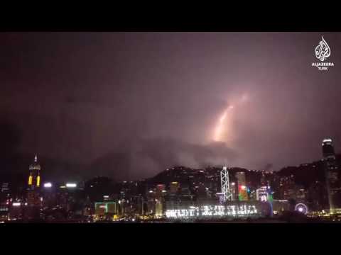 24 saatte 10 bin şimşek çaktı