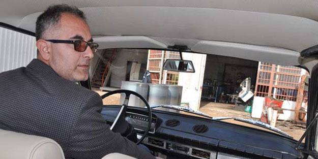 24 yıl önce sattığı arabasını yeniden satın aldı… Şimdi gören bir daha bakıyor!