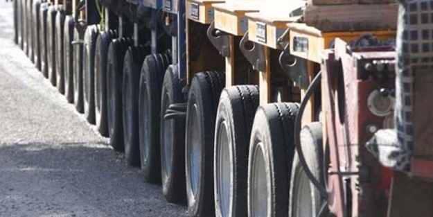 240 tekerlekli TIR'la taşındı