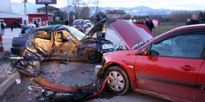 Kocaeli’de trafik kazası: 4 yaralı