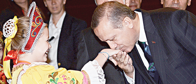 ‘Dünya çocukları’ Başbakanlık’ta