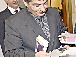 Meclis’te, dinlemeyi önleyen cep telefonu kılıfı tanıtıldı