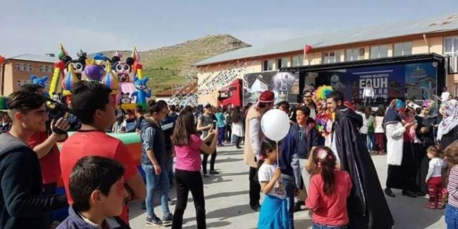 Eruhlu çocuklar bahar festivaliyle coştu