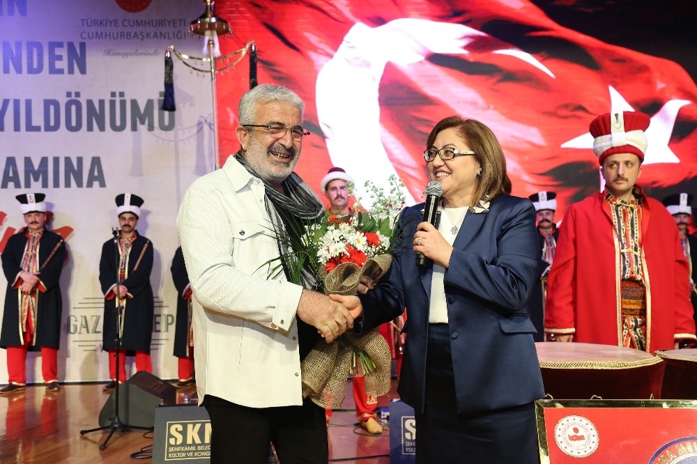 25 Aralık Kurtuluş Bayramı kutlandı 