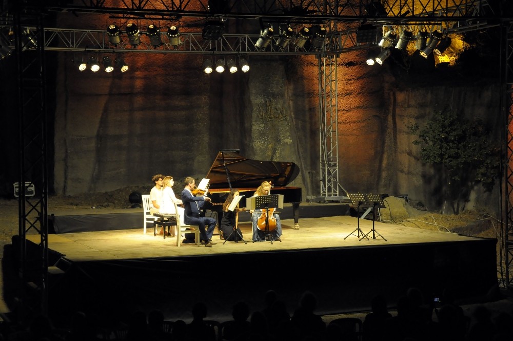 25 asırlık tarihi taş ocağında klasik müzik ziyafeti 