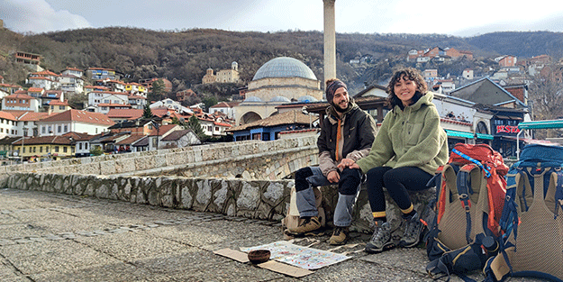 25 günde 3 ülke gezdiler! Nasıl gezdikleri merak konusu oldu