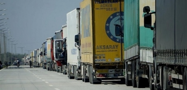 Sınırda 2,5 kilometrelik kuyruk
