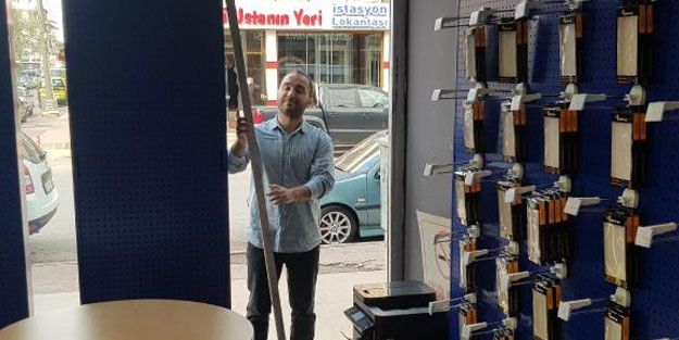 25 saniyede 30 bin TL'lik telefon çaldılar