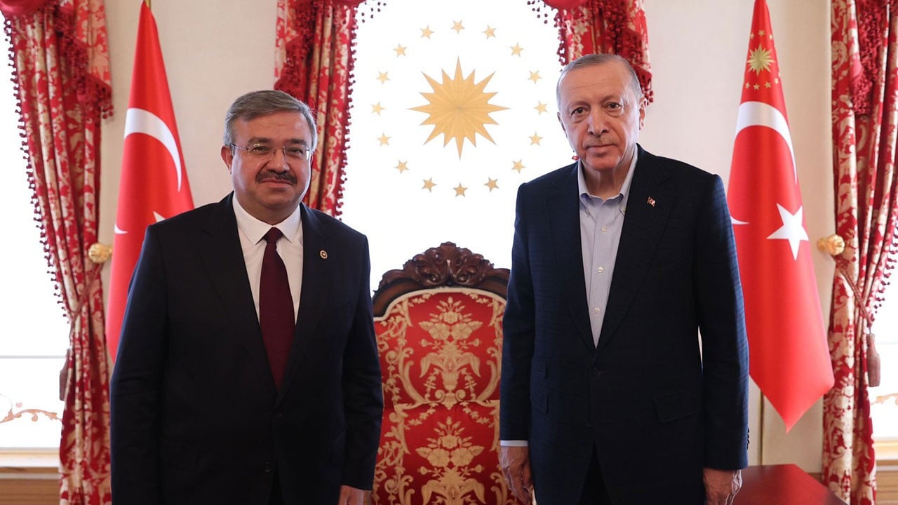 "25 yıllık AK Parti yürüyüşü, Türkiye’nin yükseliş hikayesidir"