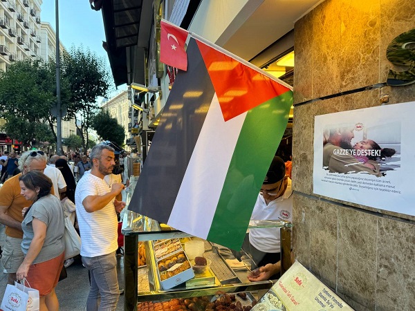 25 yıllık tatlıcıdan takdir edilen davranış! Bir günlük cirosunu Filistinlilere bağışladı