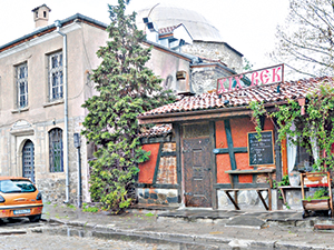 Filibeli Müslümanlar, tarihi Taşköprü Camii’ni geri almaya çalışıyor