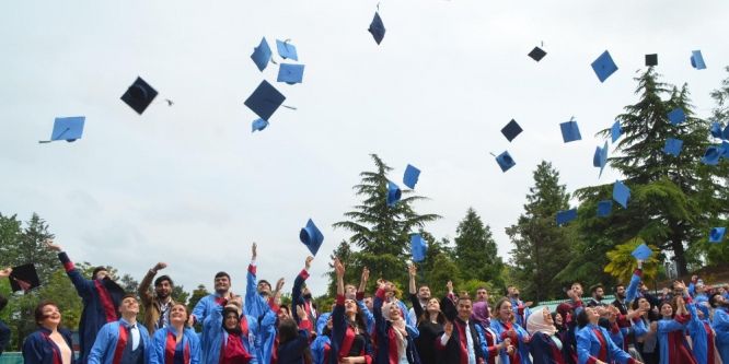 Bafra MYO’da mezuniyet coşkusu
