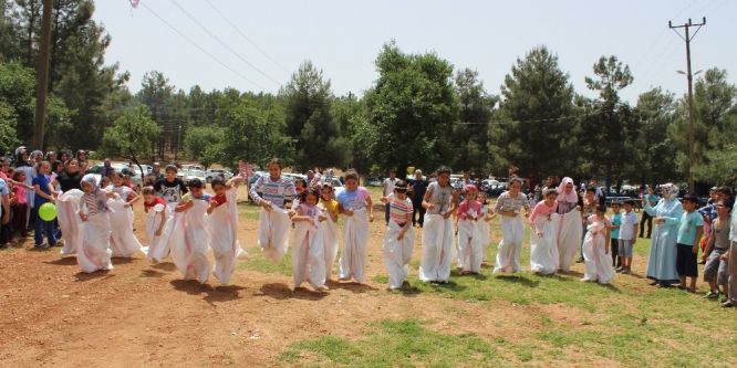 İHH yetimlerin yüzünü piknikte güldürdü