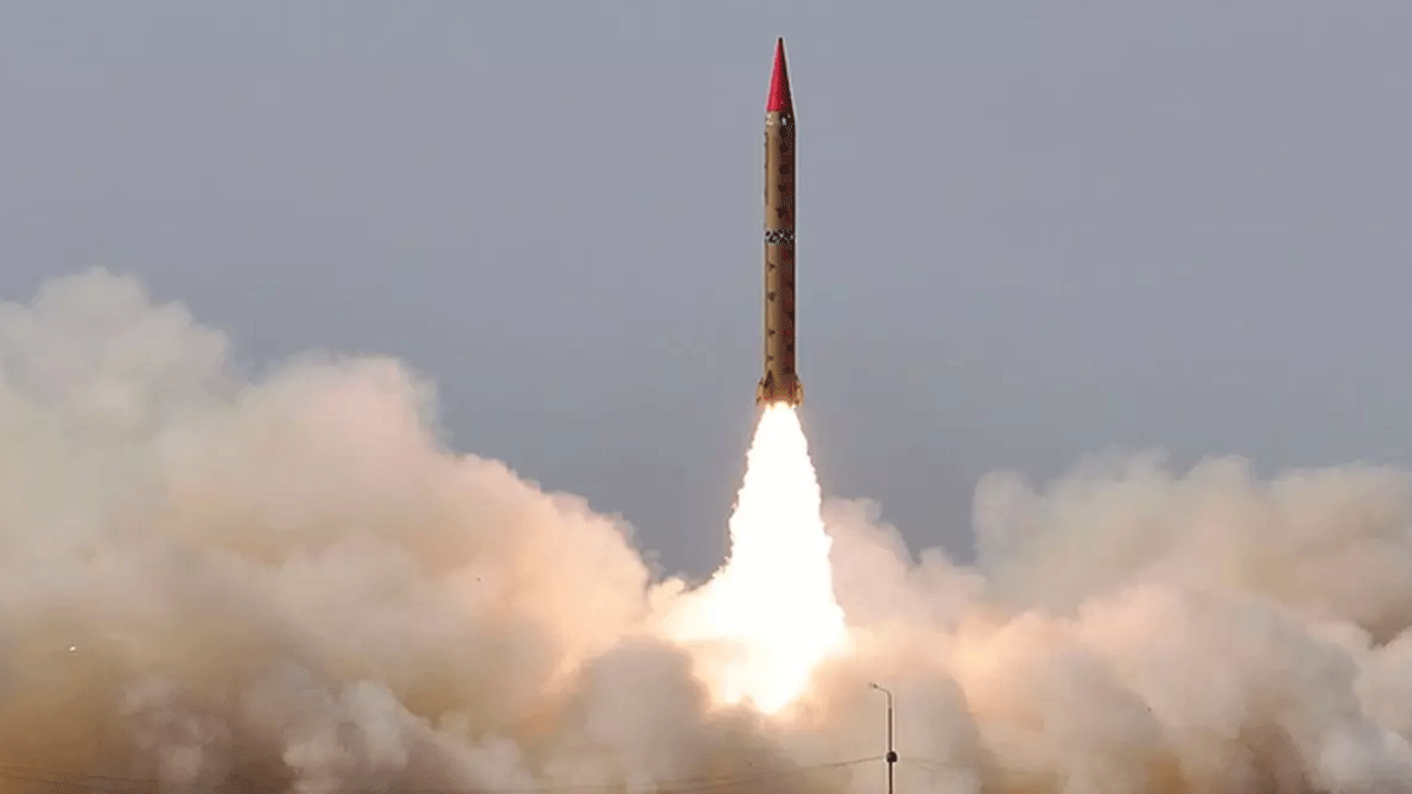 253 balistik, seyir ve hipersonik füze ile İHA'lar havalandı! İsrail'in aklını alan saldırı