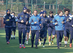 Fener garanti peşinde