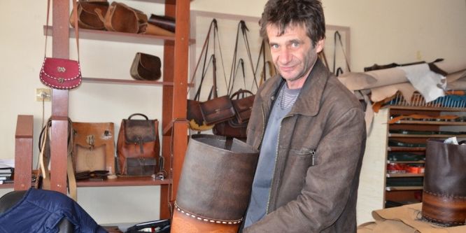 Memurluktan istifa etti, deri işine girdi