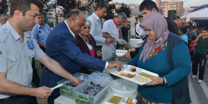 Çiğli Balatçık’ta iftar sofrası