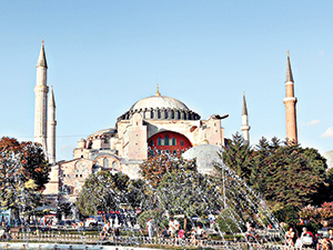 ‘Ayasofya Camii kısa zamanda ibadete açılmalı’