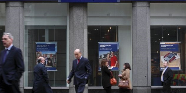 259 şubesini kapatıyor, yüzlerce kişi işten çıkarılacak