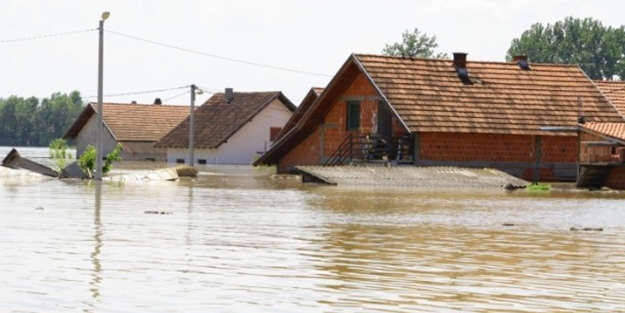 26 bin nüfuslu şehir sular altında kaldı