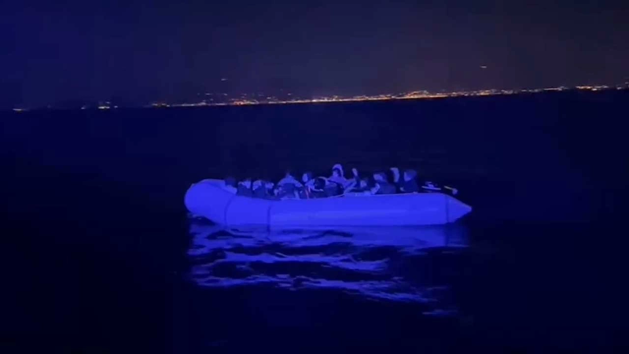 26 düzensiz göçmen kurtarıldı! Lastik botta sürüklendiler