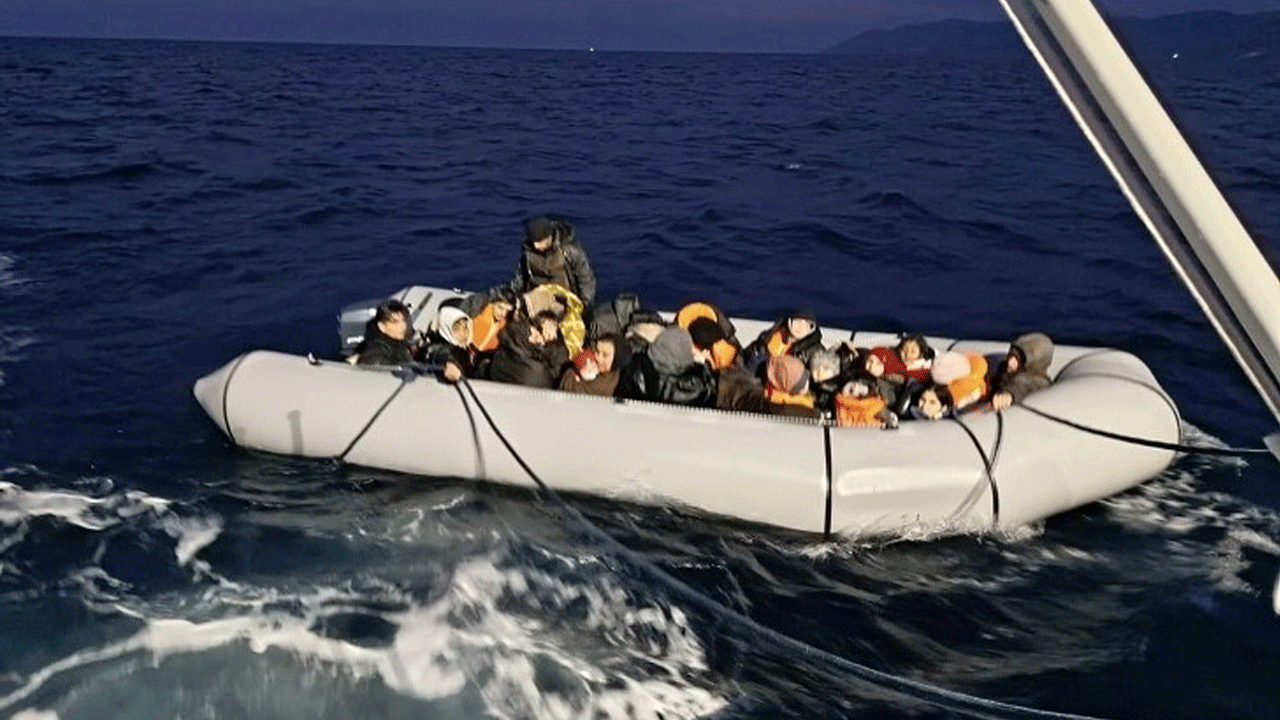 26 kaçak göçmeni ölmekten Türkler kurtardı