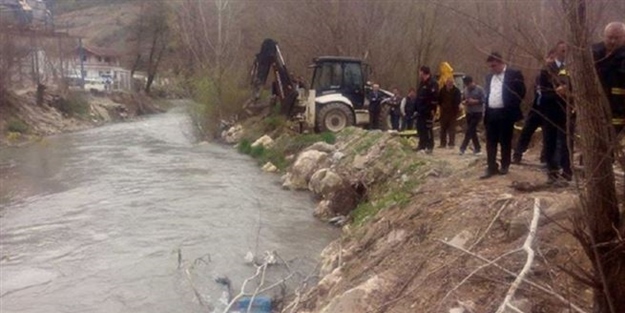 26 sene önce bebeğini dereye atan kadının aynı...