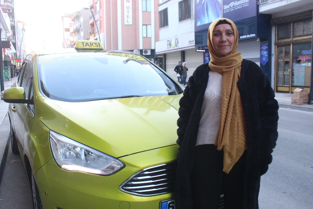 26 yıllık deneyimi, 52 yaşında taksici yaptı 