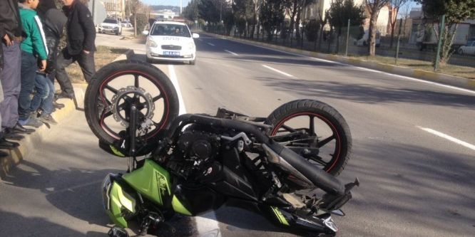 Motosiklet otomobile girdi