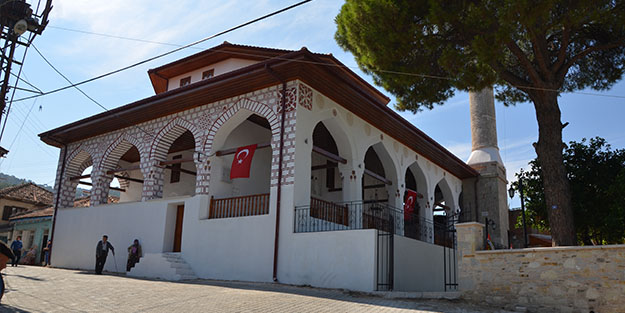 262 yıllık cami restore edilerek ibadete açıldı