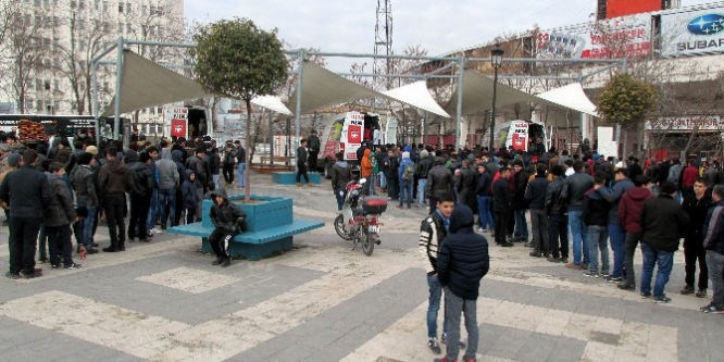 Yeni stat için kuyruk oluşturdular