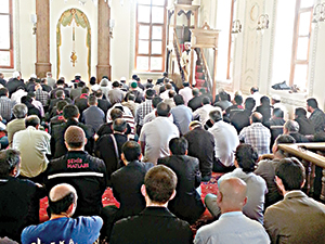 Büyükşehir, tarihi mescidi cemaatle buluşturdu!