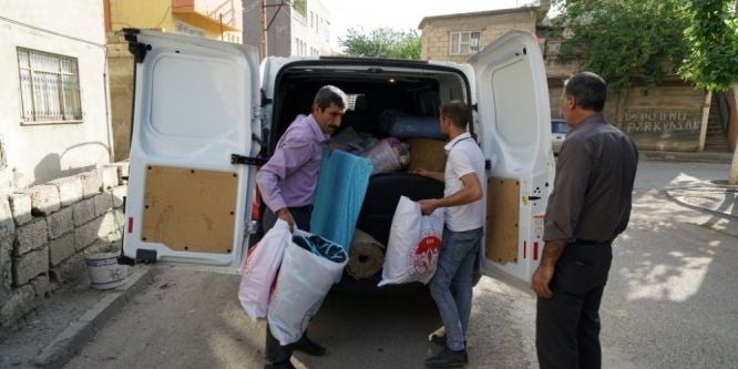 Adıyaman Belediyesi'nden terk edilen kadına yardım