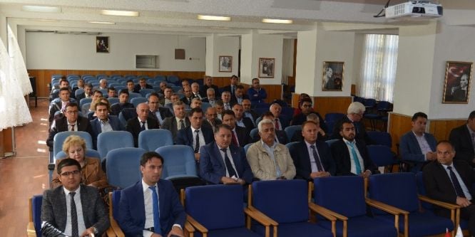 Vali okul müdürleri ile bir araya geldi