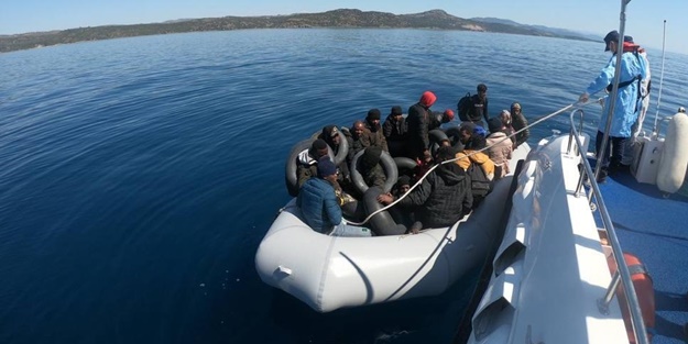 27 düzensiz göçmen kurtarıldı